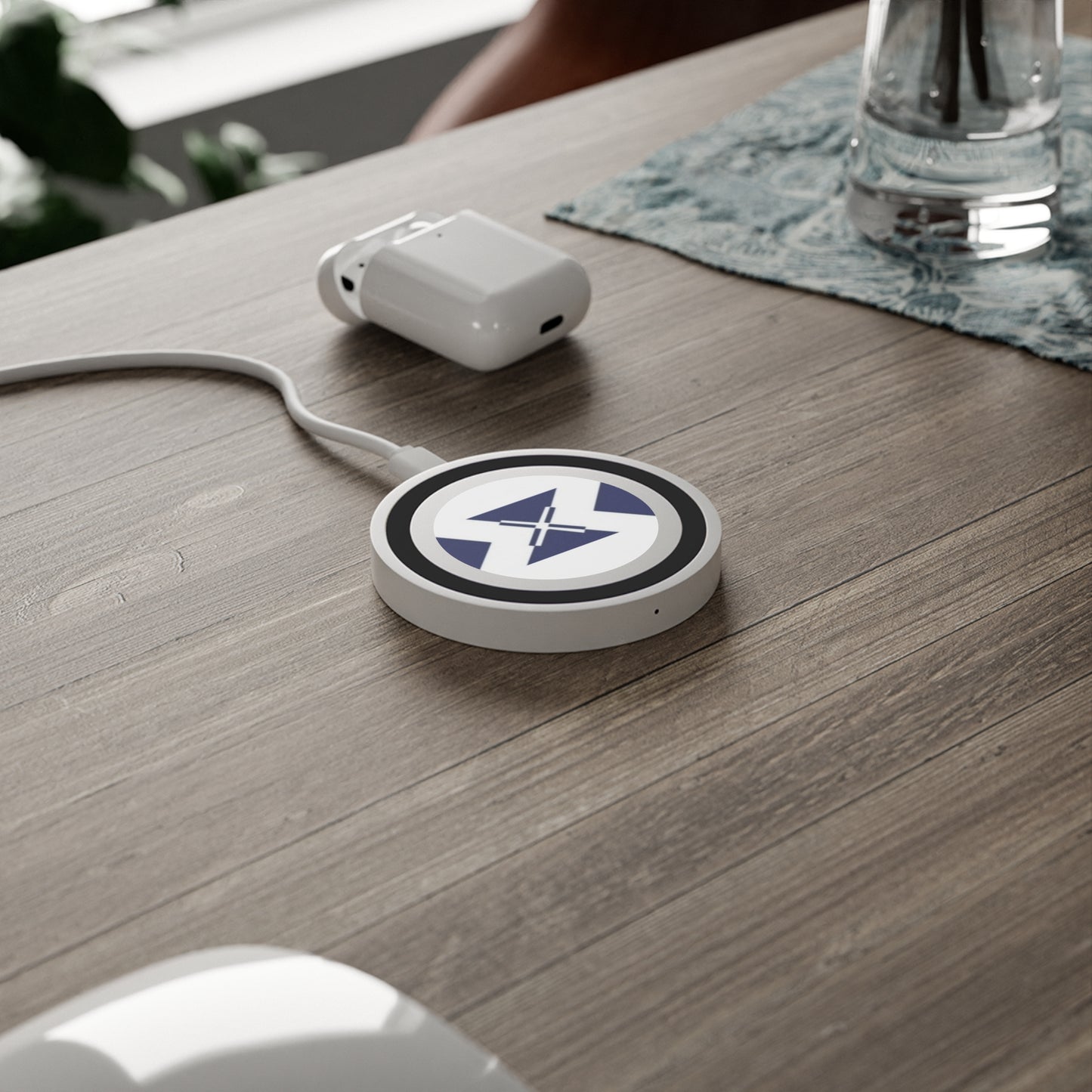 Xt3 Logo Wireless Charging Pad — Fast 5W Qi Phone Charger