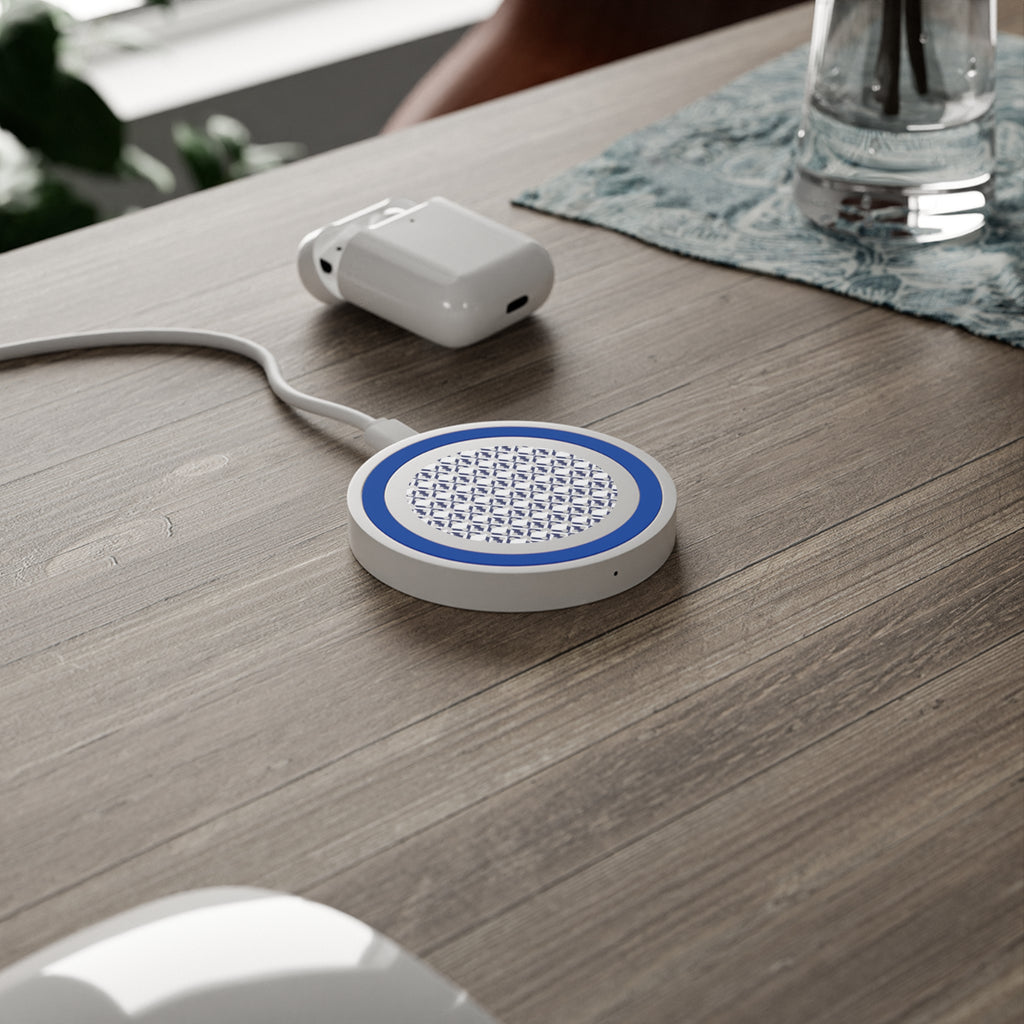 XT7 Wireless Charging Pad — Blue Ring Qi Charger