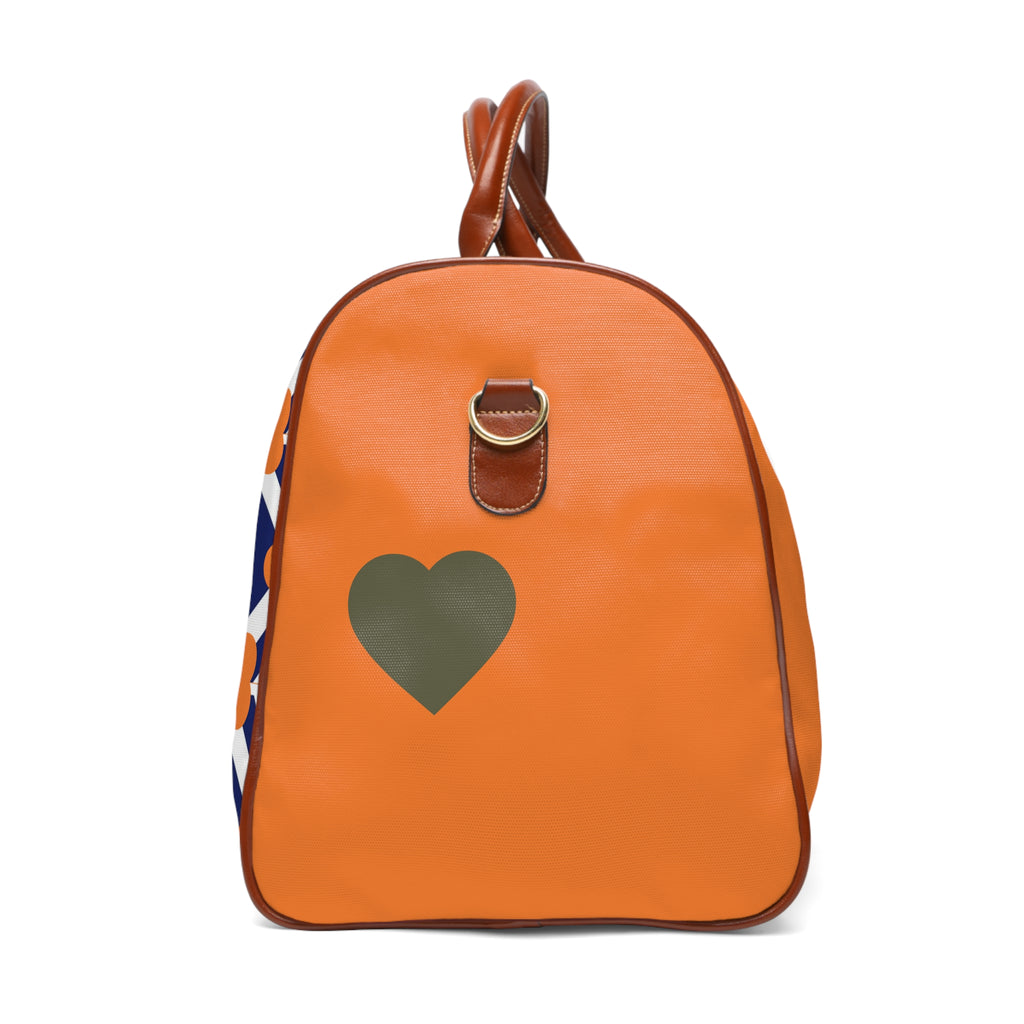 XT9 Waterproof Travel Bag — Stylish Heart Print Duffle for Weekend Trips & Beach Getaways